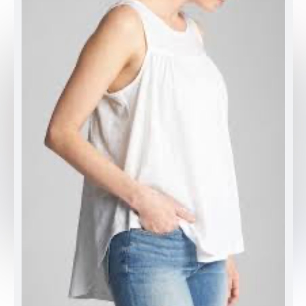 GAP White Sleeveless Swing Tank Top